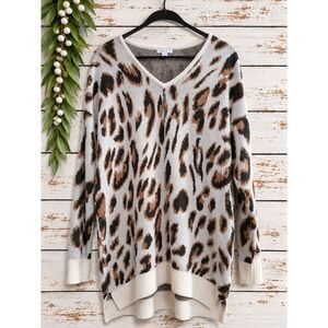 Cato Women's Large Cream Leopard Print V-Neck Long Sleeve Tunic Sweater
